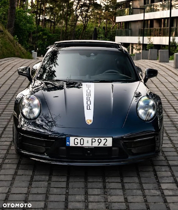 Porsche 911 Carrera 4 GTS