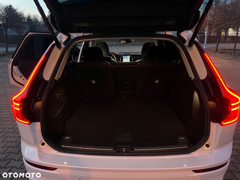 Volvo XC 60 T8 AWD Recharge Ultimate Dark - 39