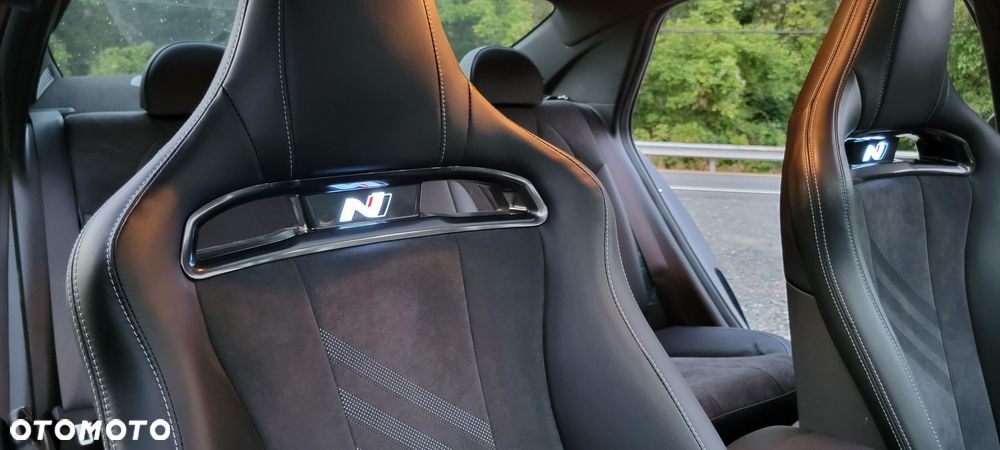 Hyundai Elantra - 14