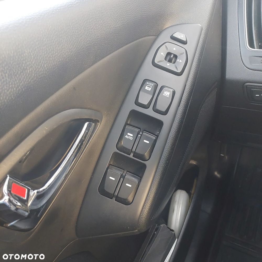 Hyundai ix35 - 11