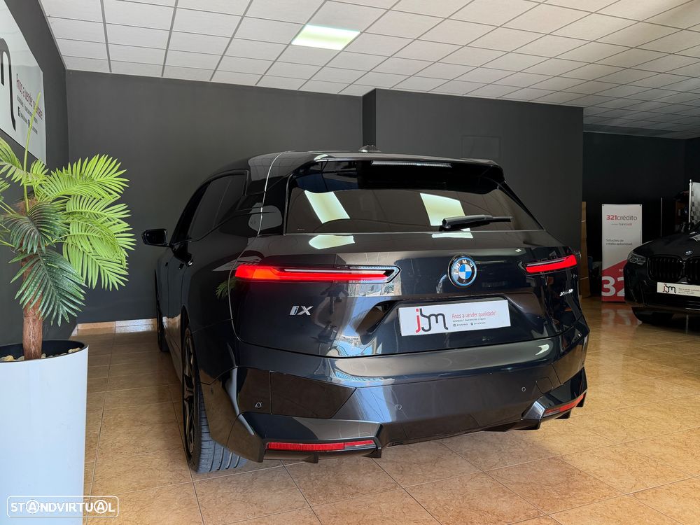 BMW iX xDrive 50 Pack Desportivo - 22