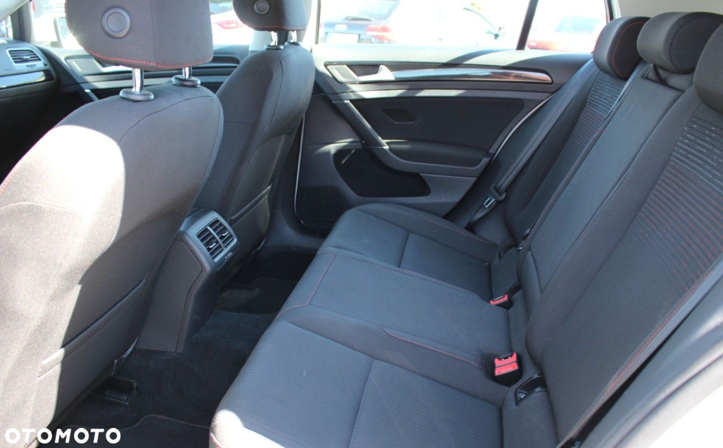 Volkswagen Golf - 14