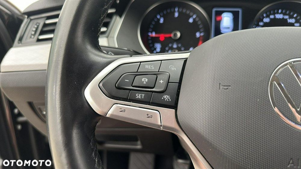 Volkswagen Passat - 24