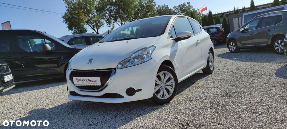 Peugeot 208 - 14