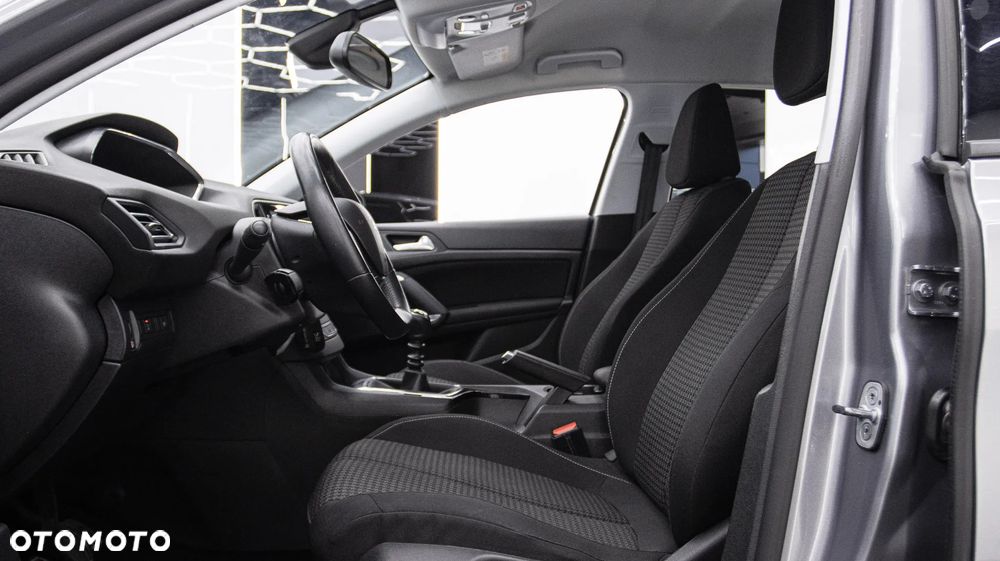 Peugeot 308 1.2 PureTech GPF Active Pack S&S - 17
