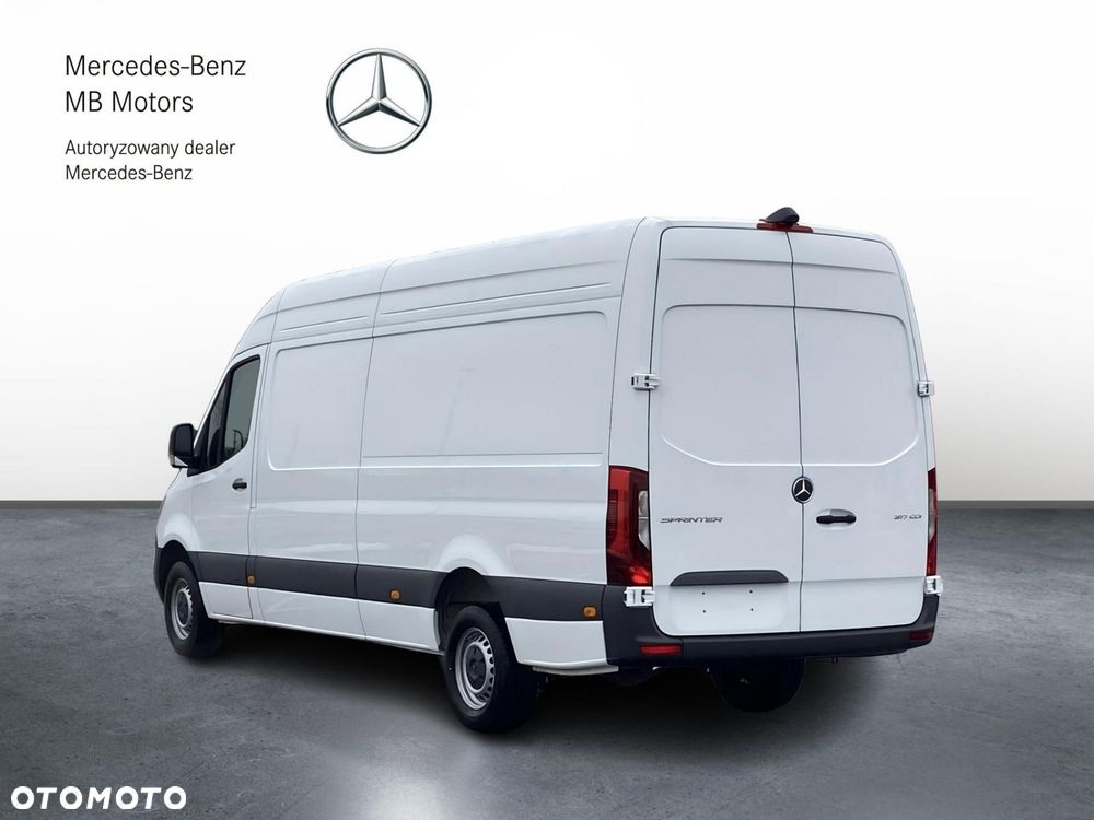 Mercedes-Benz Sprinter - 5