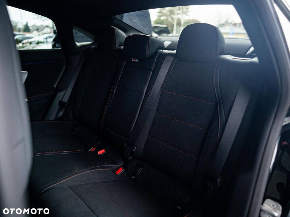 Mercedes-Benz CLA - 11