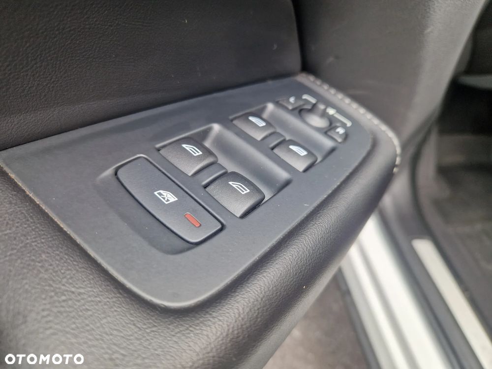 Volvo XC 60 B5 D AWD Geartronic Momentum - 27