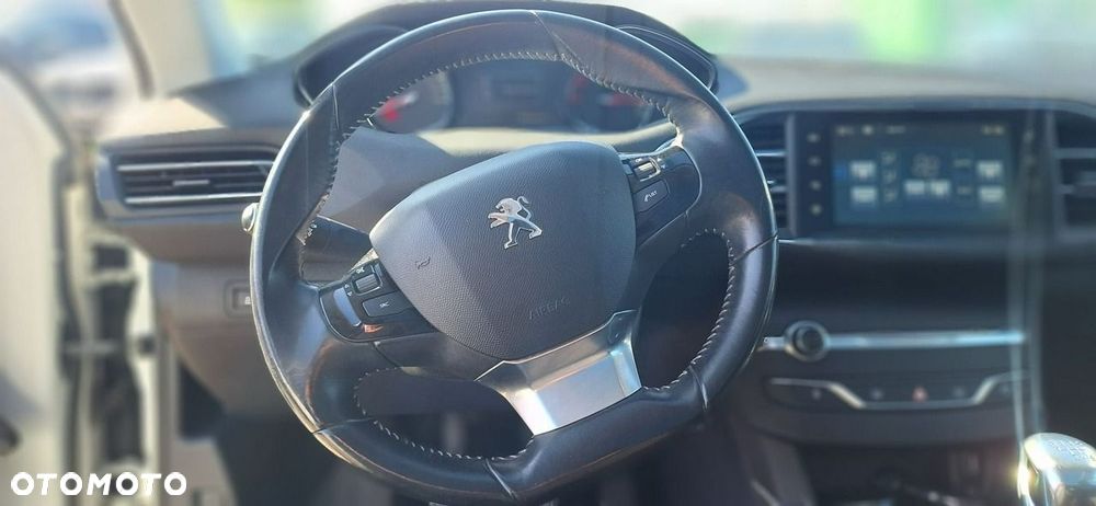 Peugeot 308 - 11