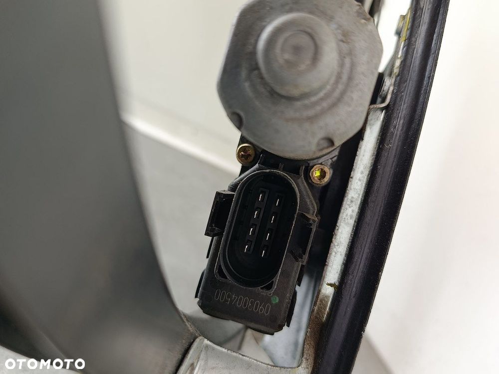 PODNOŚNIK SZYBY PRAWY TYŁ Z STELAŻEM AUDI A4 B5 8D0839400A - 2