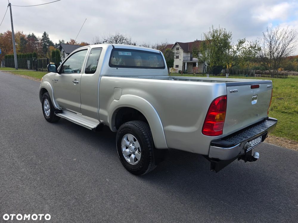 Toyota Hilux - 8