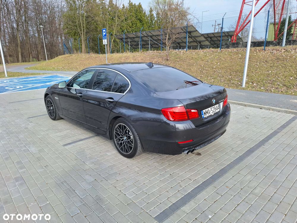 BMW Seria 5 520d Luxury Line - 4