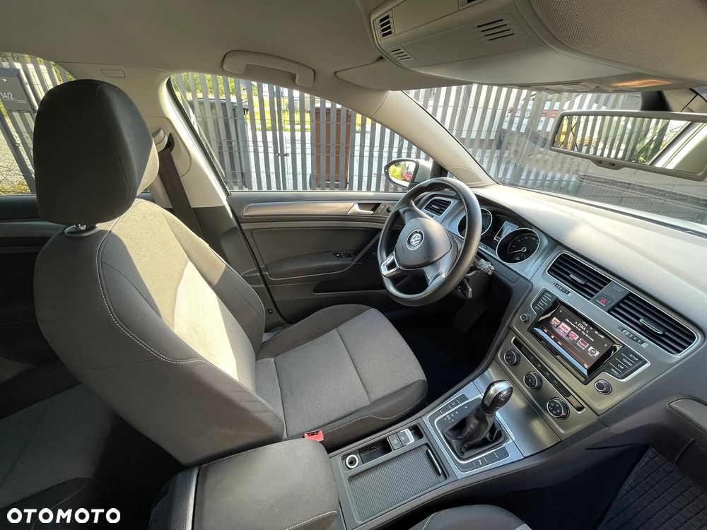 Volkswagen Golf Variant 1.6 TDI BlueMot Trendline DSG - 27