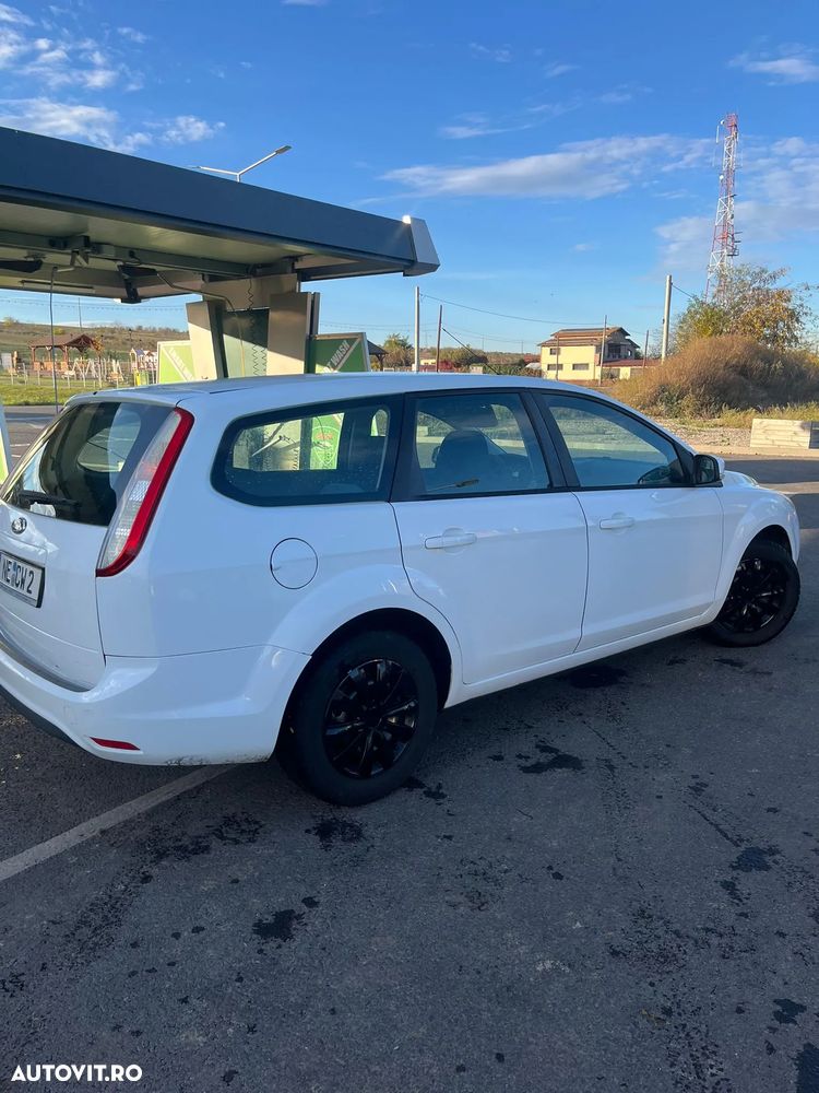 Ford Focus 1.6 TDCi DPF Ambiente - 3