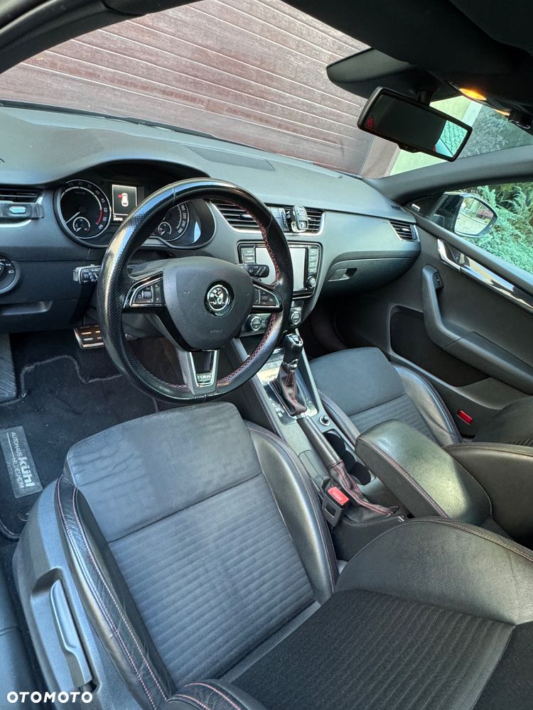Skoda Octavia 2.0 TDI DSG RS - 11
