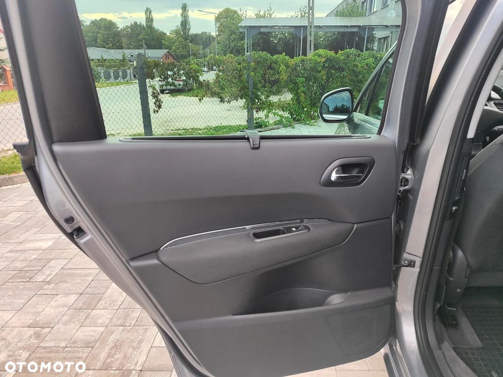 Peugeot 5008 1.6 HDi Active 7os - 16