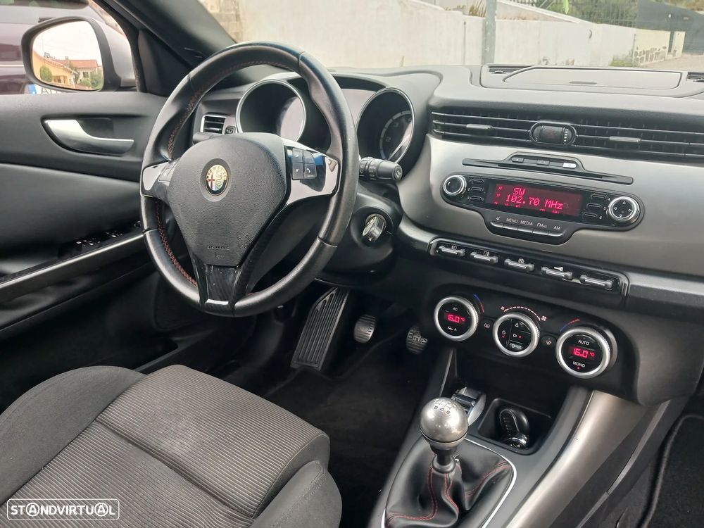 Alfa Romeo Giulietta 1.6 JTDM Veloce - 16