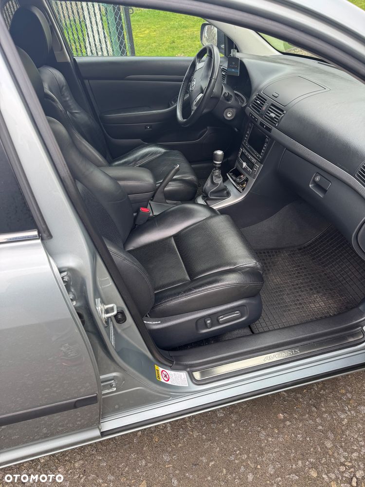 Toyota Avensis 2.2 D-CAT Sol plus NAVI - 12
