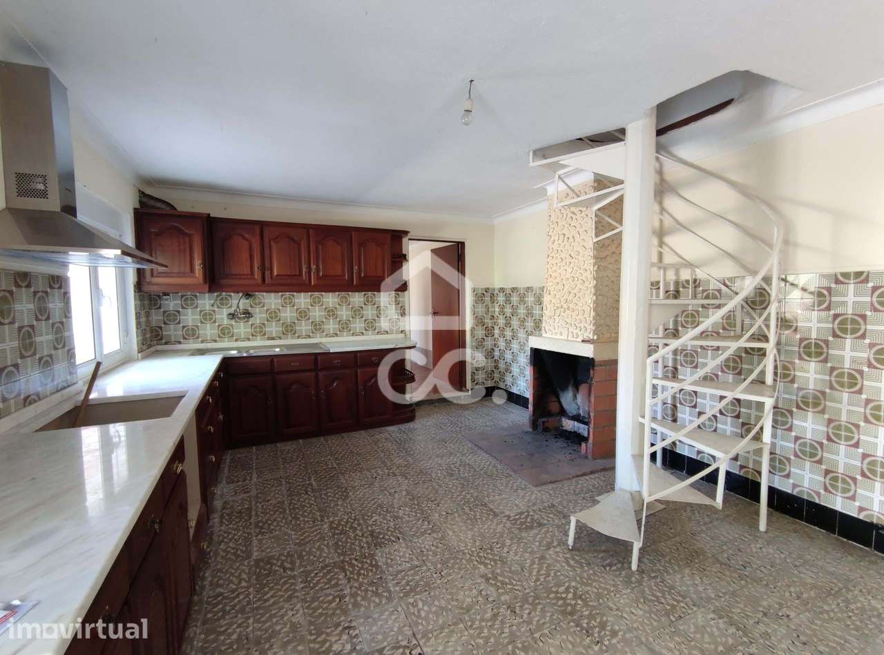 Moradia Independente em Santa Cruz Ideal para Habitação Própria ou Inv - Grande imagem: 2/42