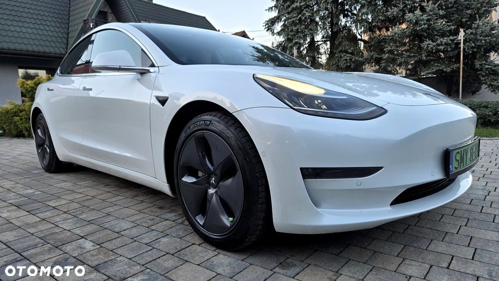 Tesla Model 3 - 8