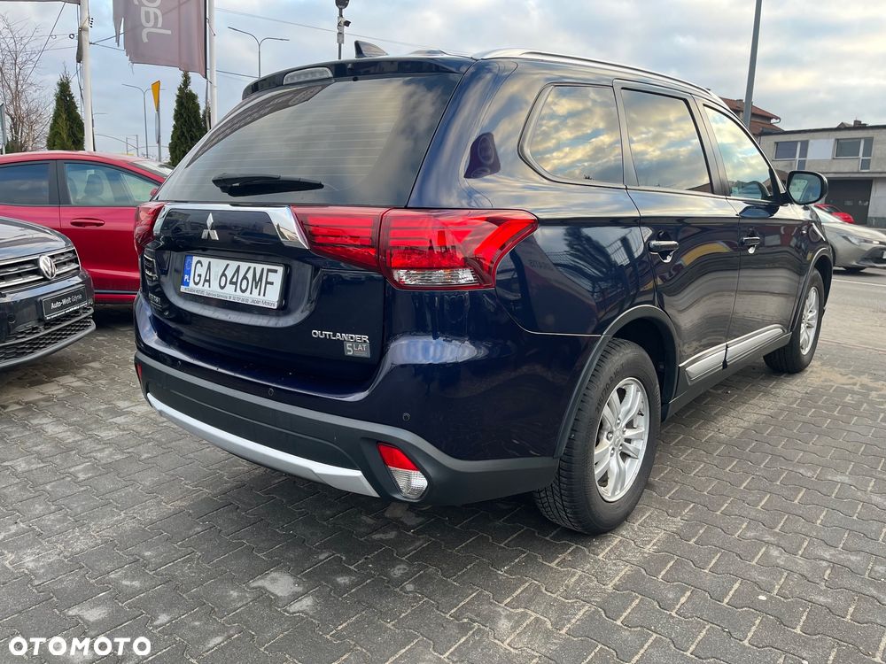 Mitsubishi Outlander - 4