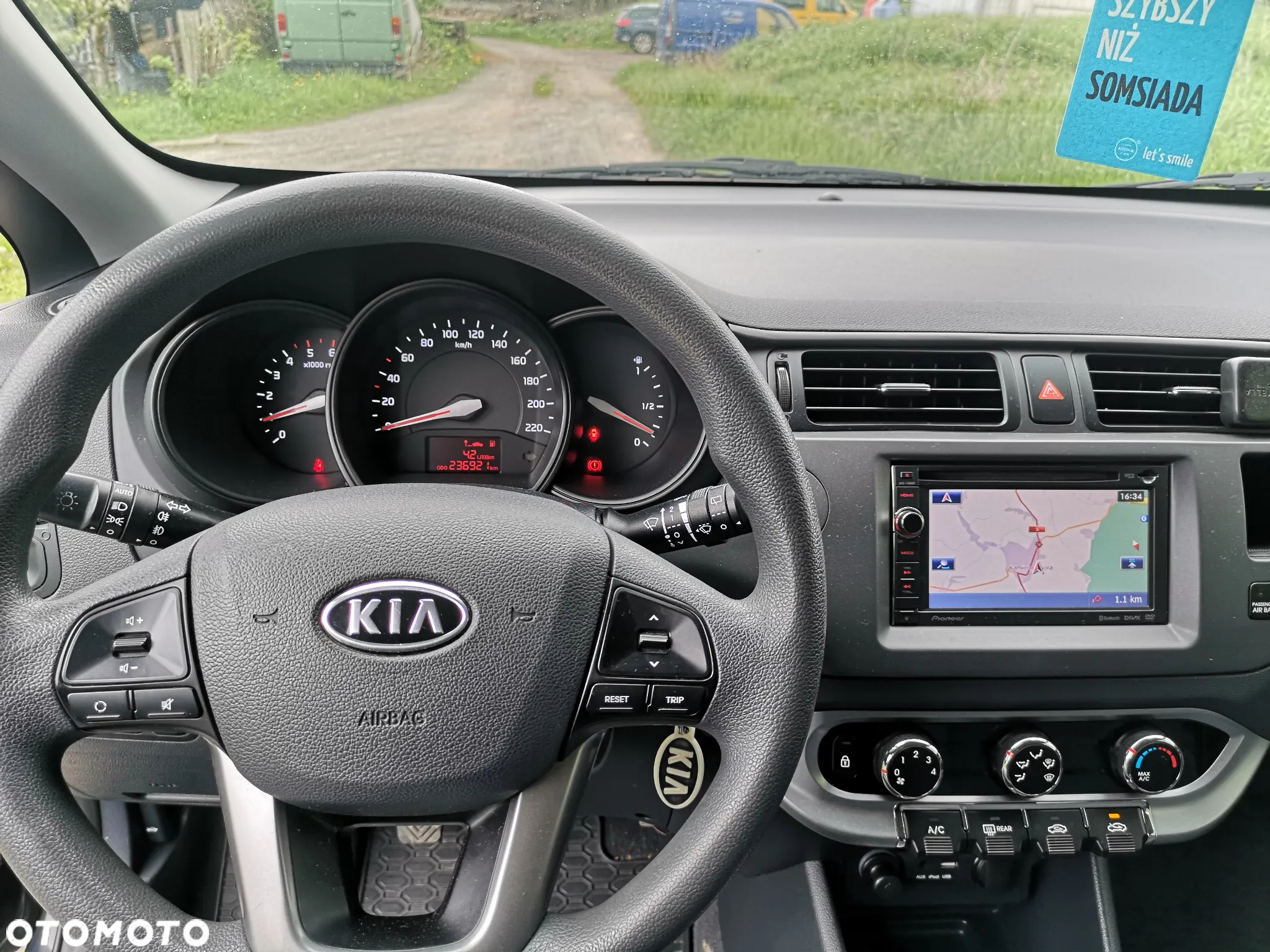 Kia Rio - 8