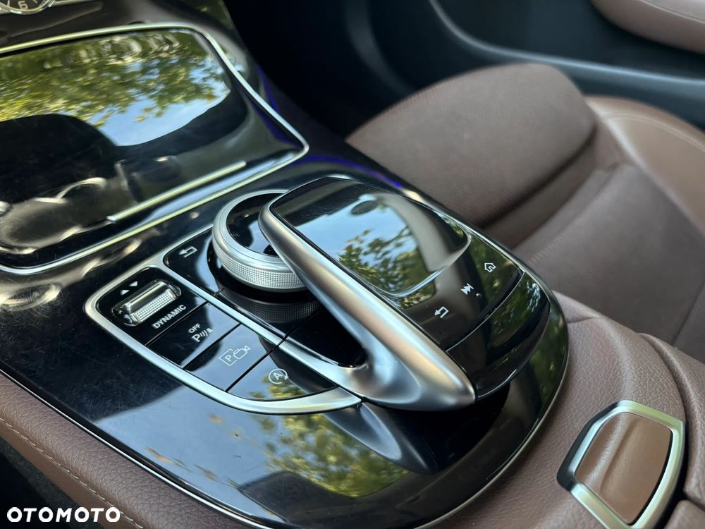 Mercedes-Benz Klasa E 220 d 9G-TRONIC - 17
