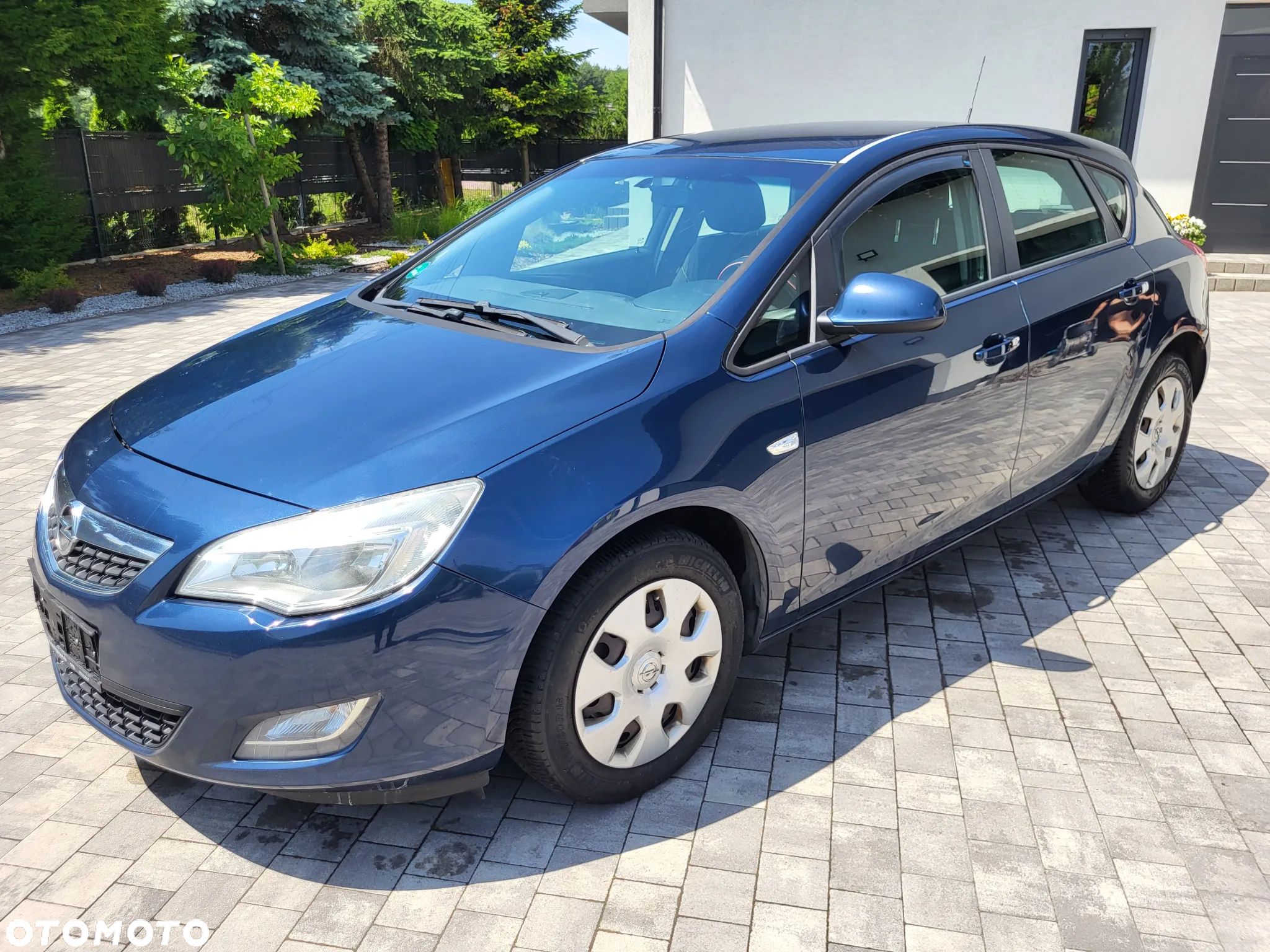 Opel Astra 1.7 CDTI DPF Active - 1