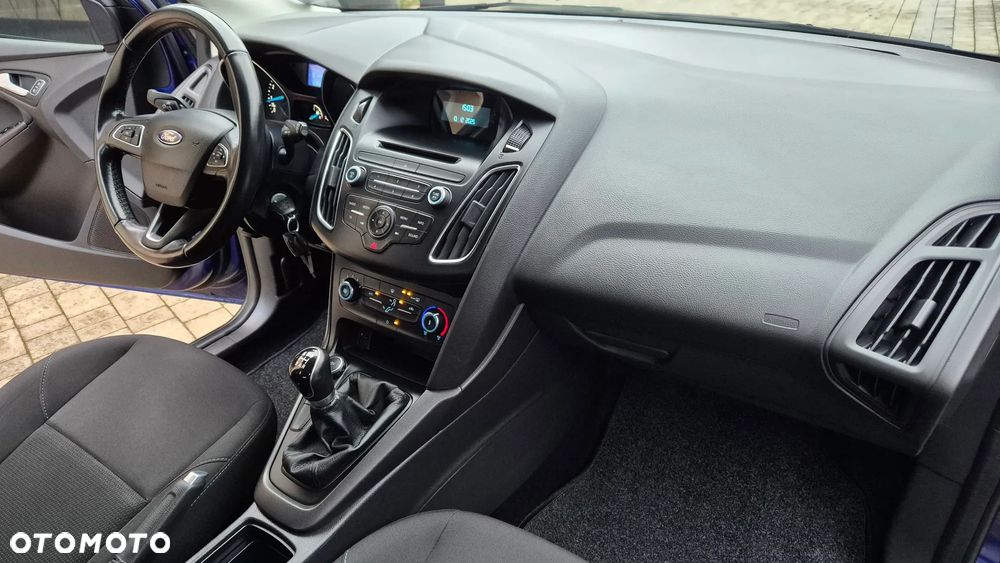 Ford Focus 1.0 EcoBoost Titanium - 24