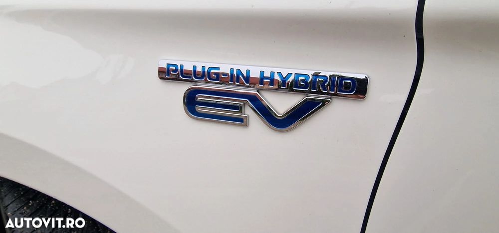 Mitsubishi Outlander 2.4 4WD Plug-In Hybrid Diamant+ - 16