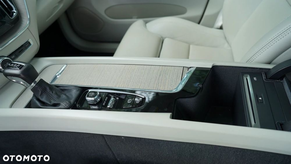 Volvo XC 60 D4 AWD Inscription - 15