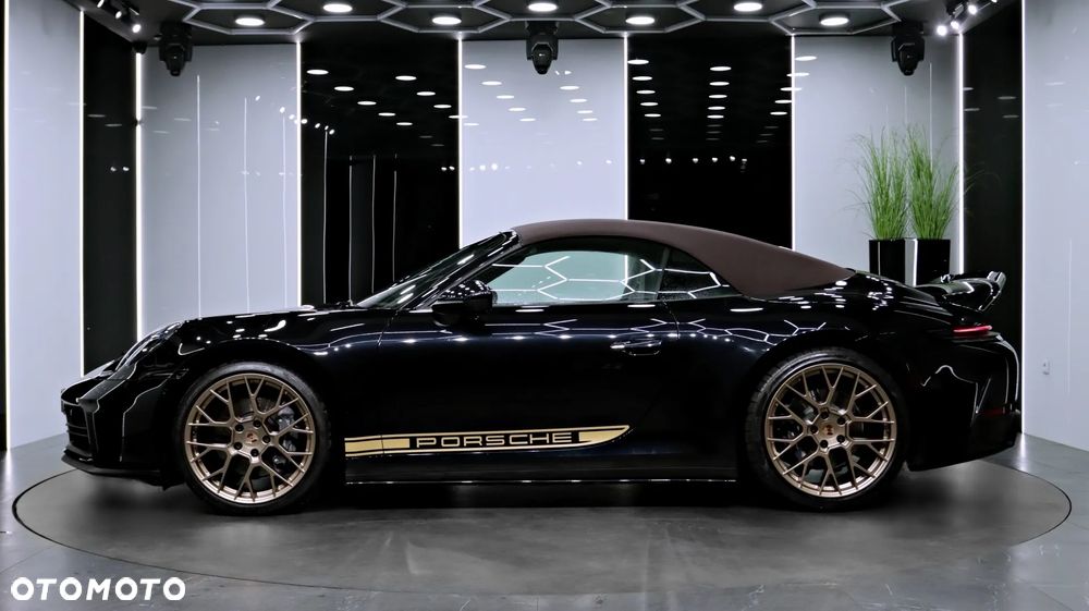 Porsche 911 Carrera - 4