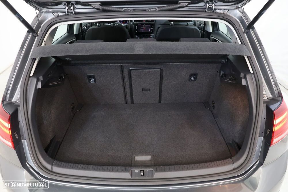 VW Golf 1.6 TDI Confortline - 32
