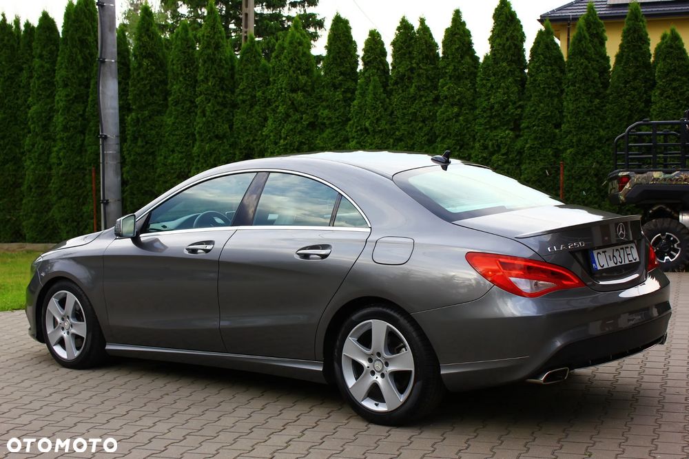 Mercedes-Benz CLA 250 4Matic 7G-DCT - 16