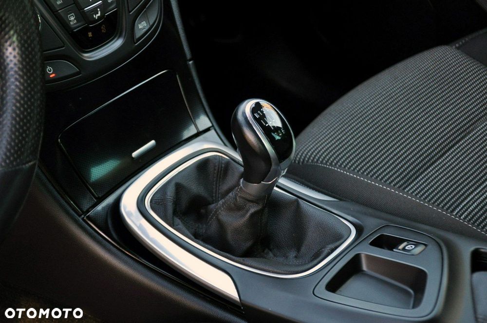 Opel Insignia - 35