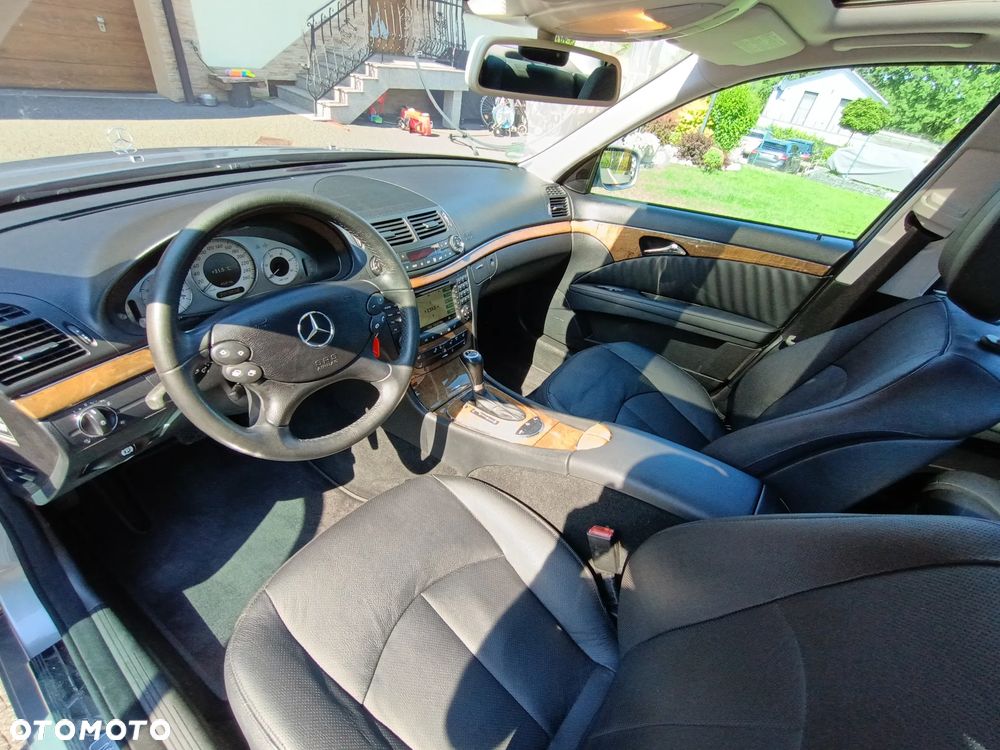 Mercedes-Benz Klasa E 300 BLUETEC Avantgarde - 23