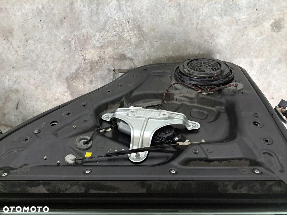 DRZWI PRAWY TYŁ TYLNE PORSCHE CAYENNE 7L LD7Z - 7