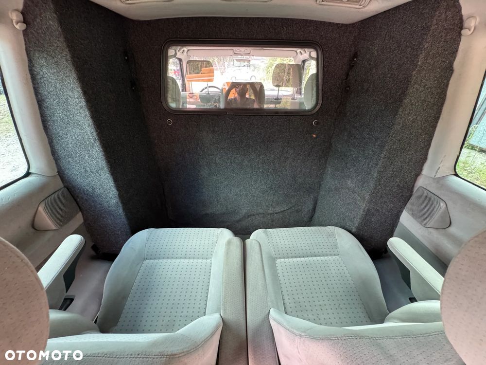 Volkswagen Caravelle - 41