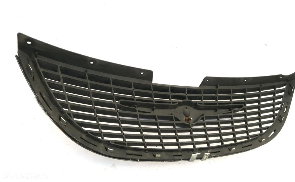 CHRYSLER VOYAGER 4 IV RG 2000 - 2004 grill ATRAPA logo chrom ORYGINAŁ OE - 5