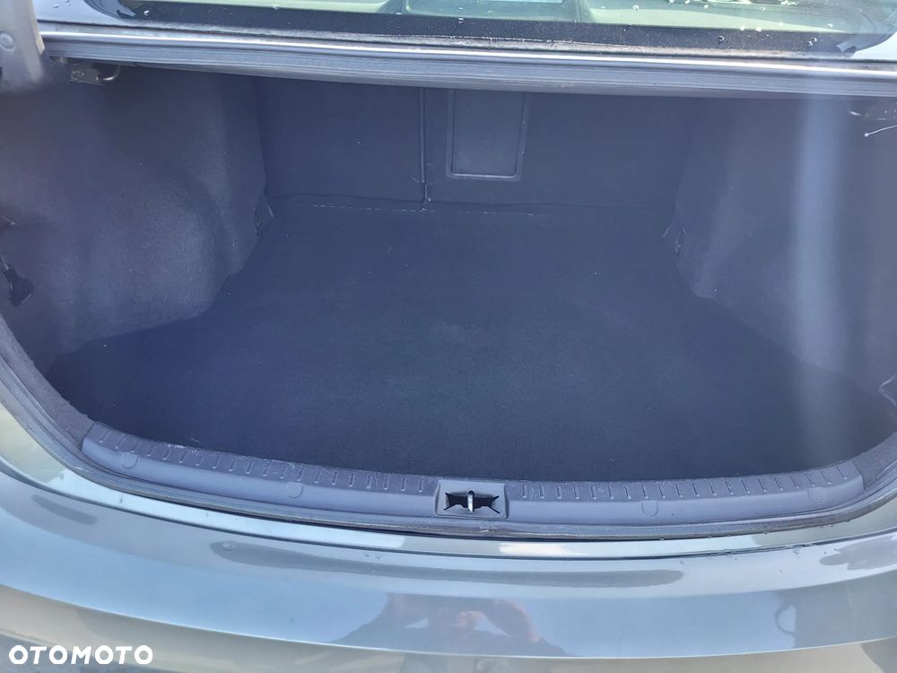 Toyota Avensis - 22