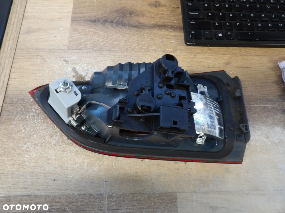 BMW - F48,X1 - LEWA LAMPA TYLNA - EUROPA - 7350697 - 2