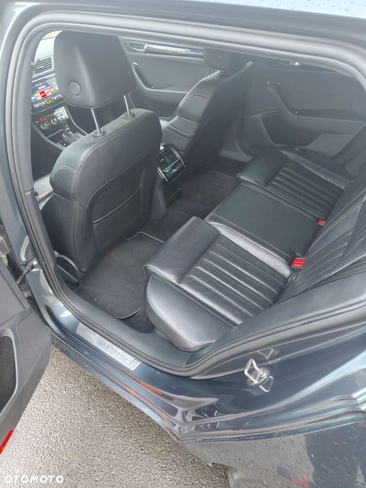 Skoda Superb 2.0 TDI SCR L&K DSG - 9