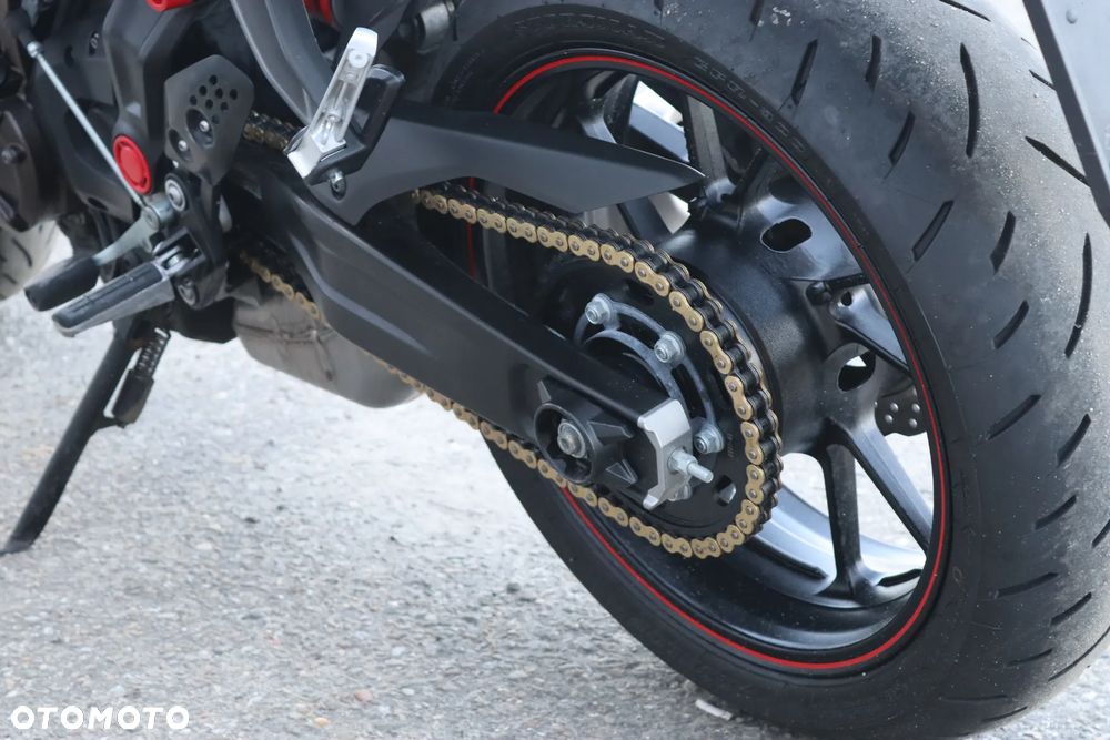 Yamaha MT - 8
