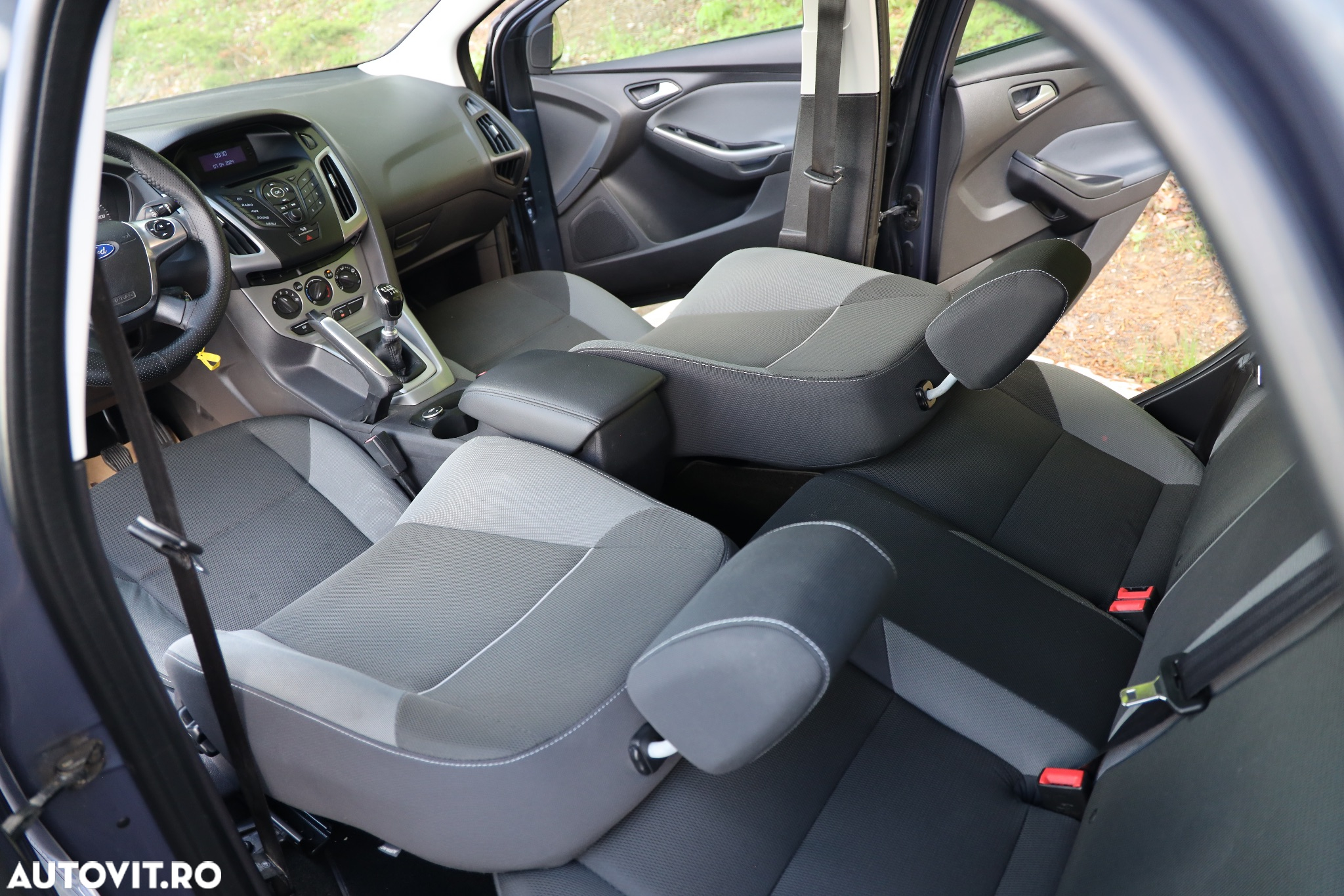 Ford Focus 1.6 TDCI DPF Ambiente - 7