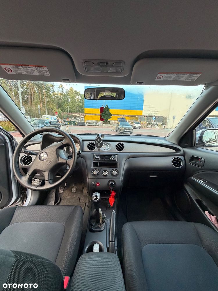 Mitsubishi Outlander - 12