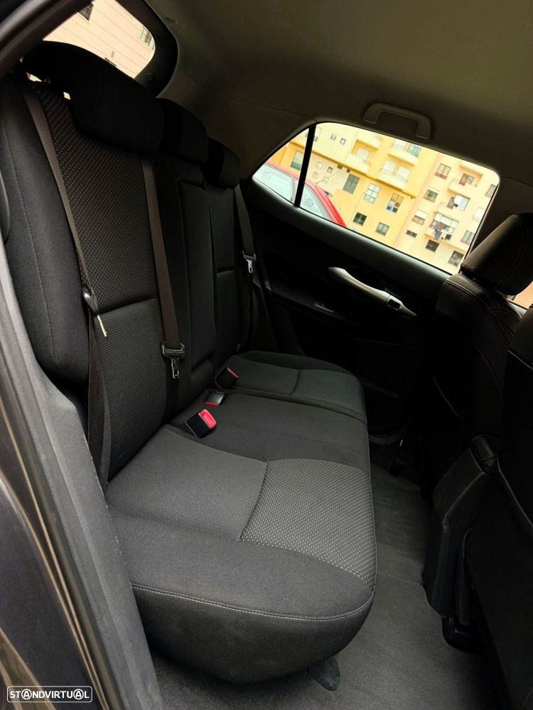 Toyota Auris 1.4 D-4D Sol - 17