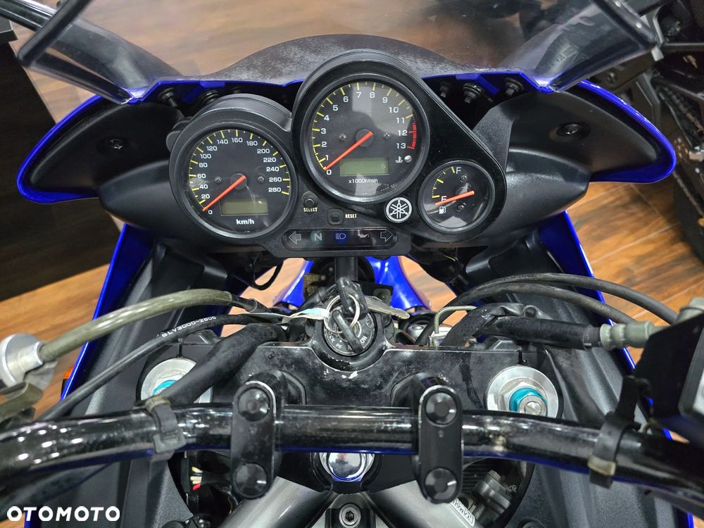 Yamaha FZS - 20