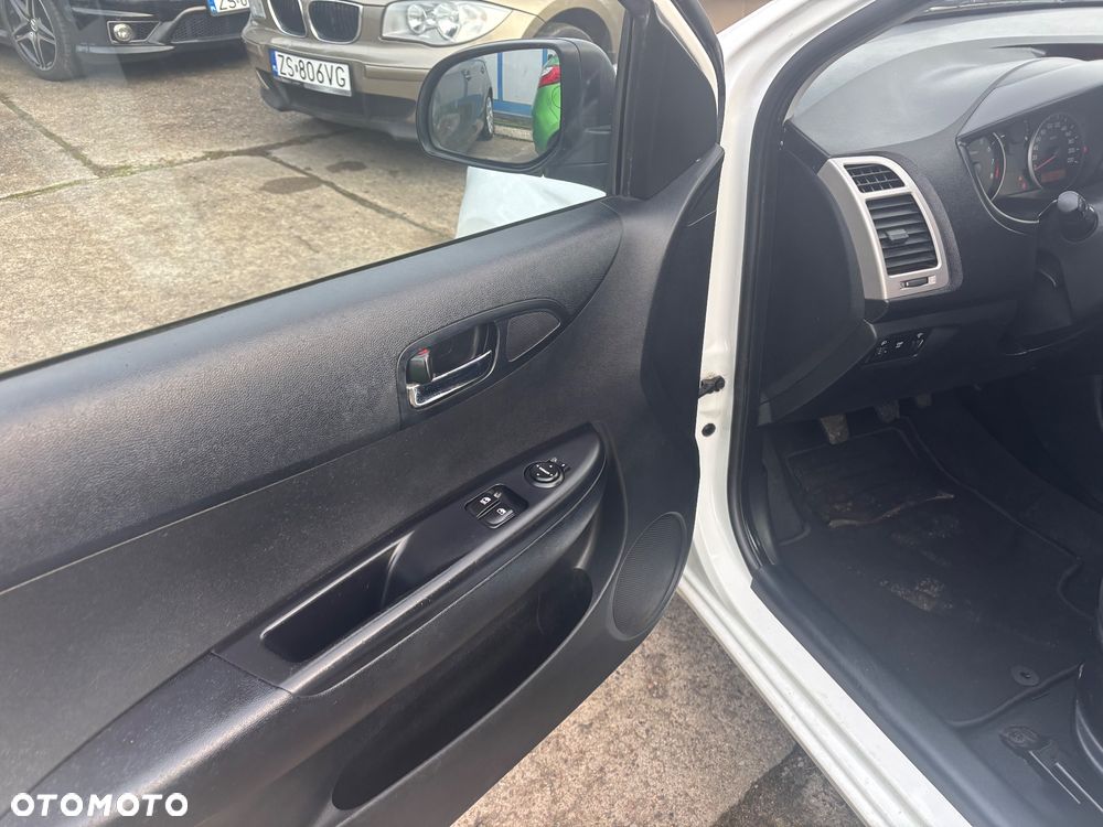 Hyundai i20 1.2 FIFA WM Edition - 19