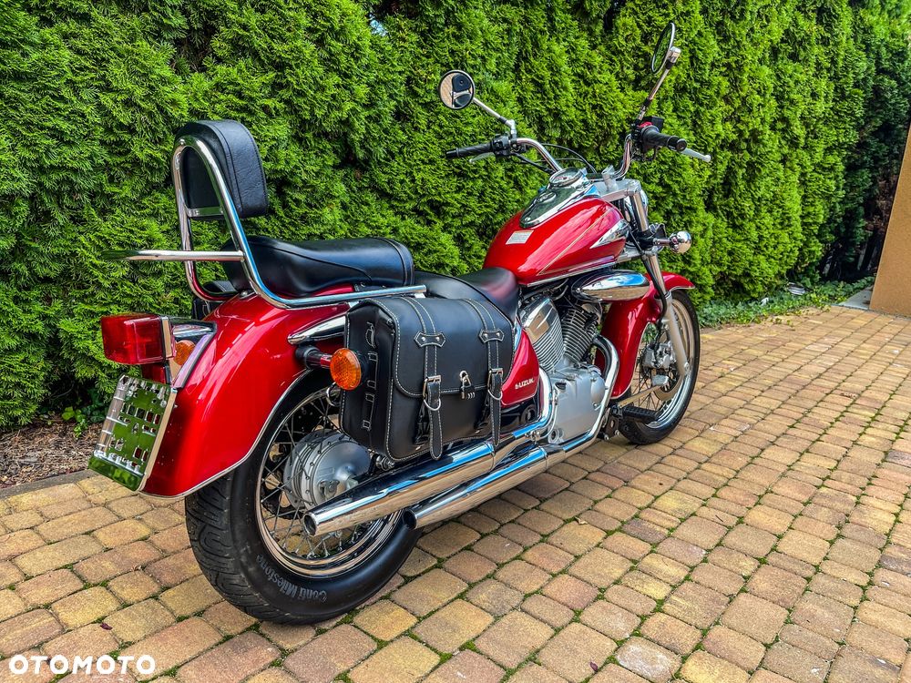 Suzuki Intruder - 3