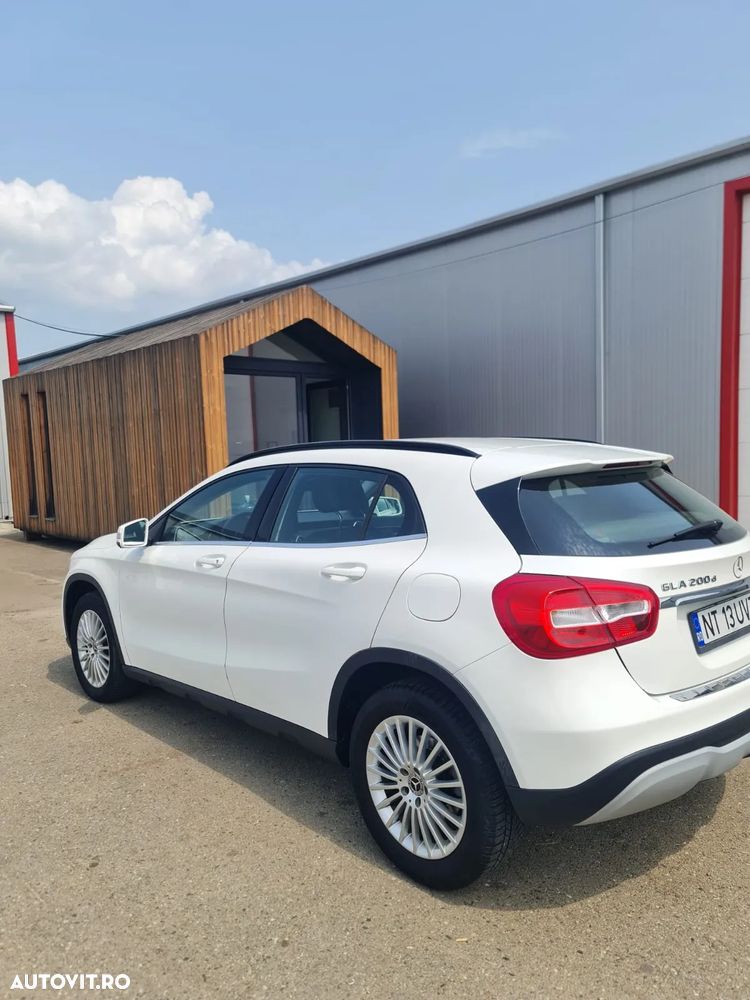 Mercedes-Benz GLA 200 d 4MATIC Aut. - 9